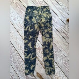 Varley Let's Go High Rise leggings in the Flaxen Tie Dye size S